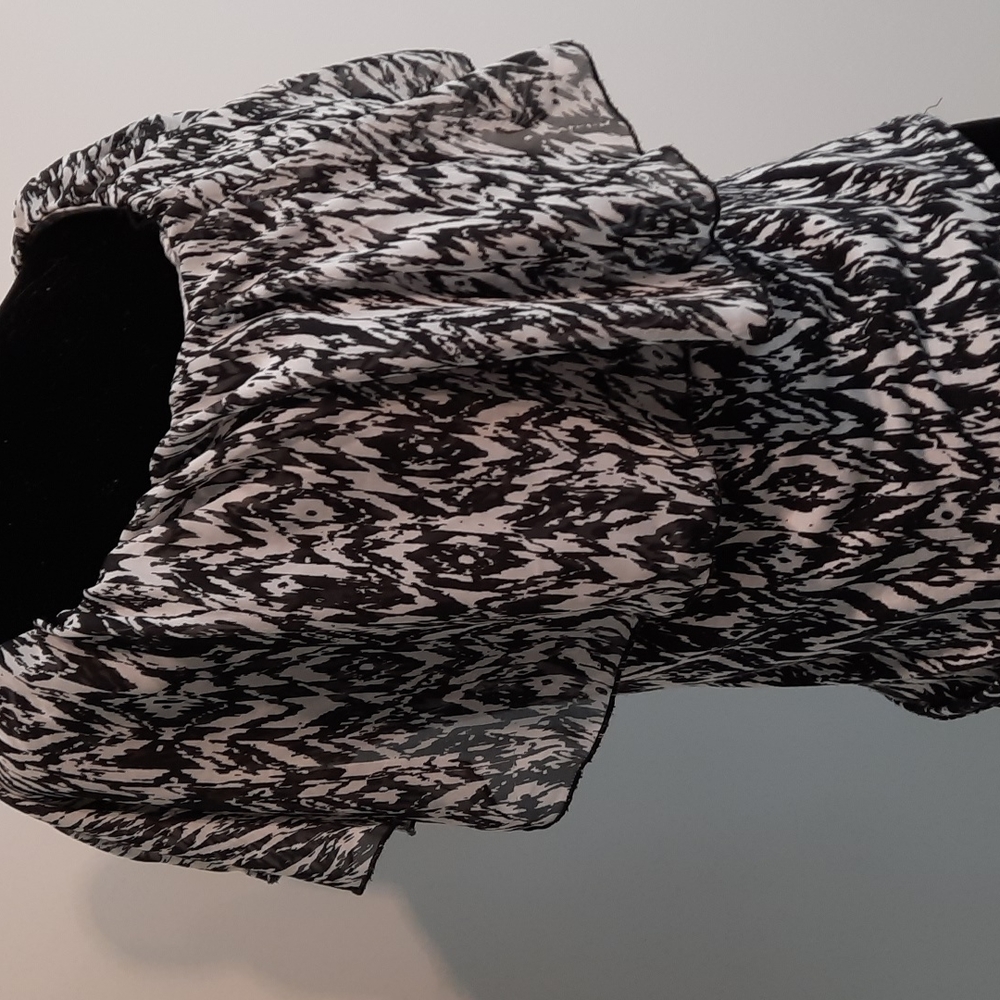 Top - Picture 2 of 6